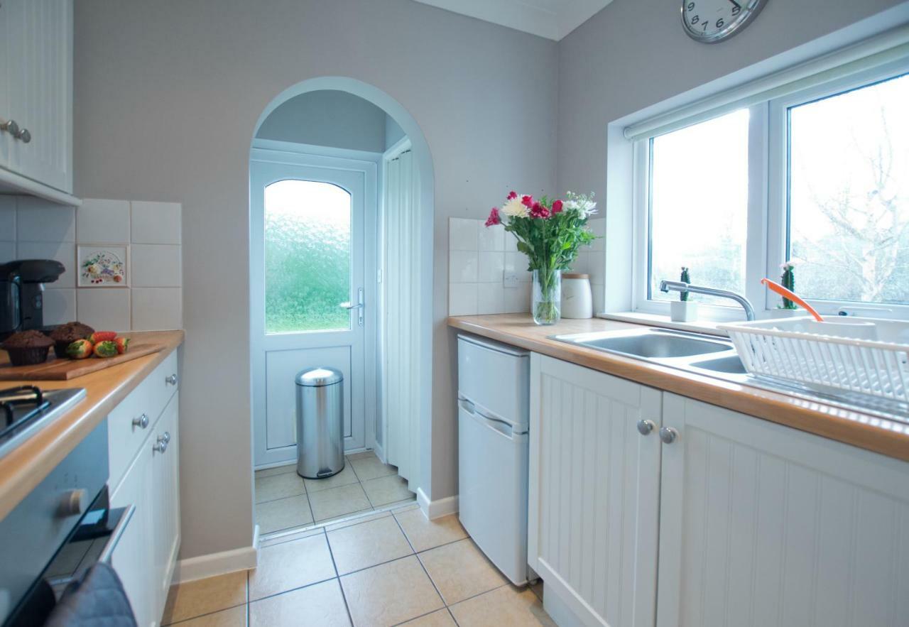 Grove Cottage Basingstoke Extérieur photo