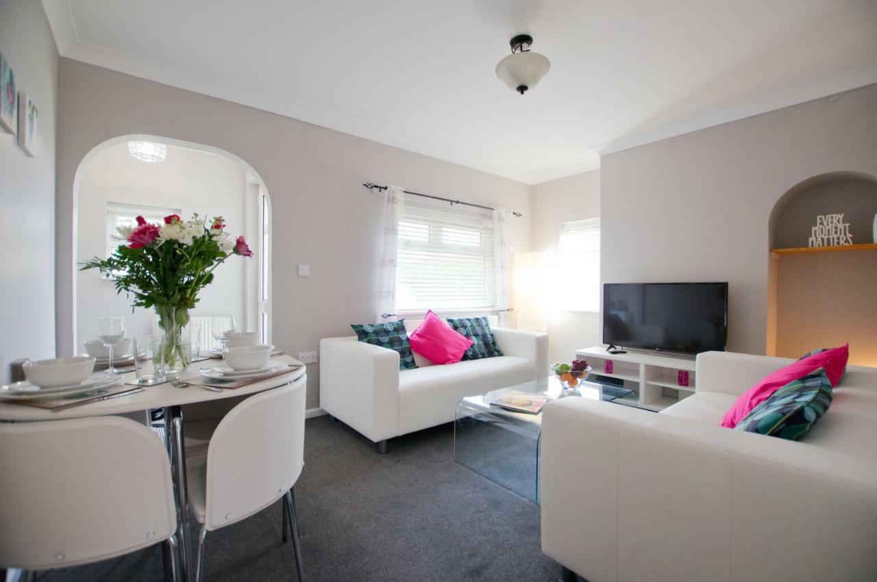 Grove Cottage Basingstoke Extérieur photo
